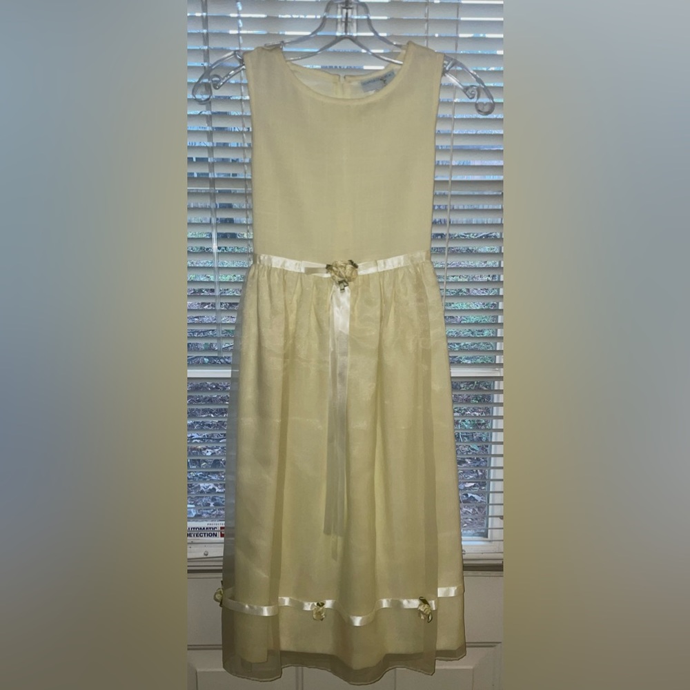 GIRLS SIZE10 CHANTILLY PLACE SLEEVELESS DRESS - YELLOW - EXCELLENT CONDITION